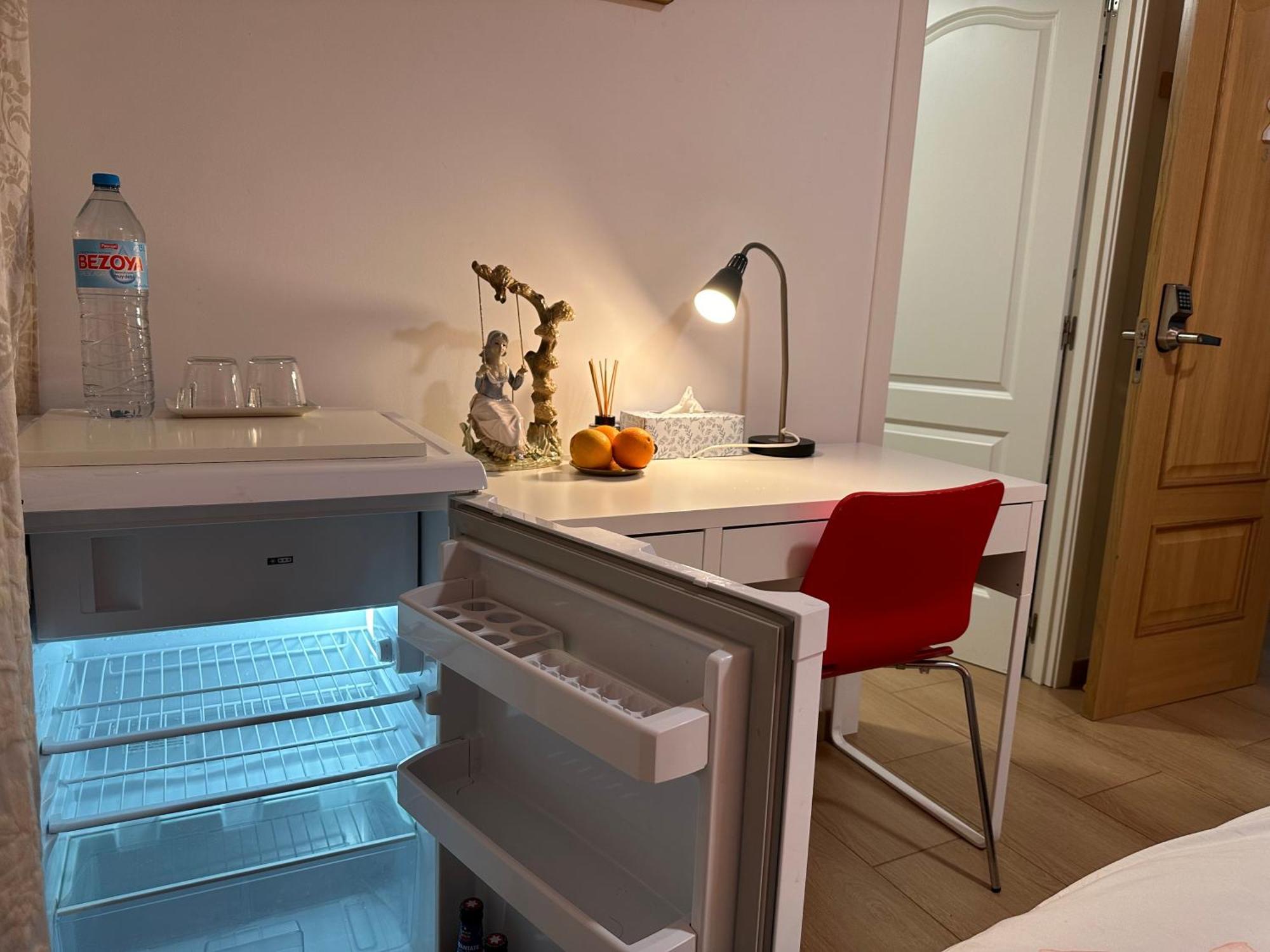 Mirador 2 Del Mercado Central - Habitacion Con Bano Privado En El Centro De La Ciudad Vella Валенсия Экстерьер фото
