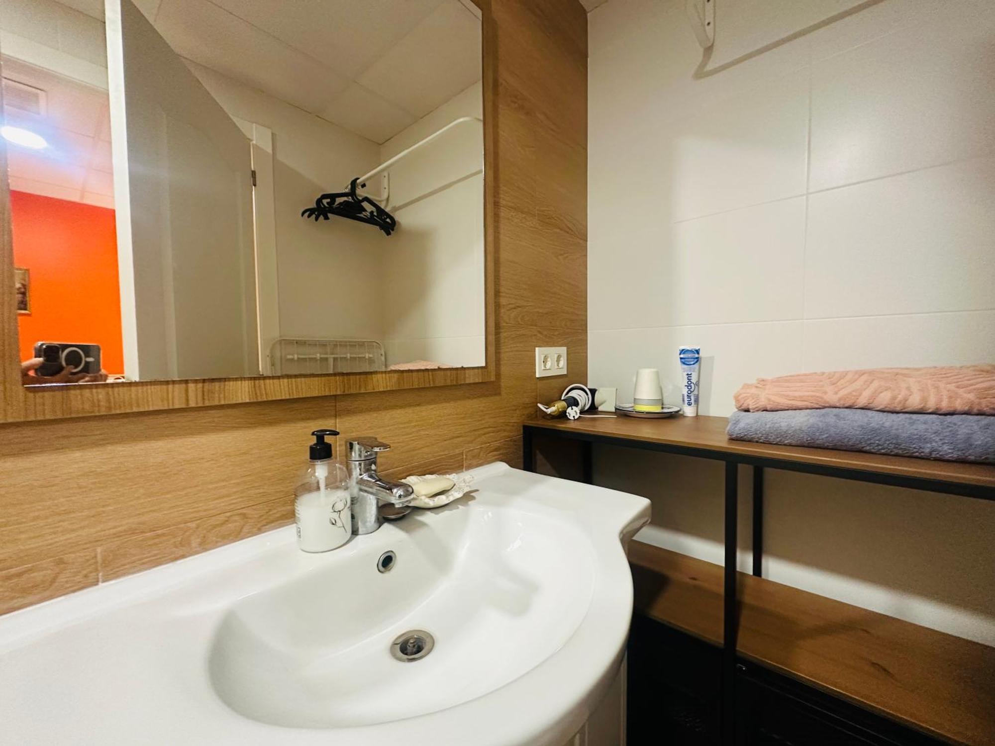 Mirador 2 Del Mercado Central - Habitacion Con Bano Privado En El Centro De La Ciudad Vella Валенсия Экстерьер фото