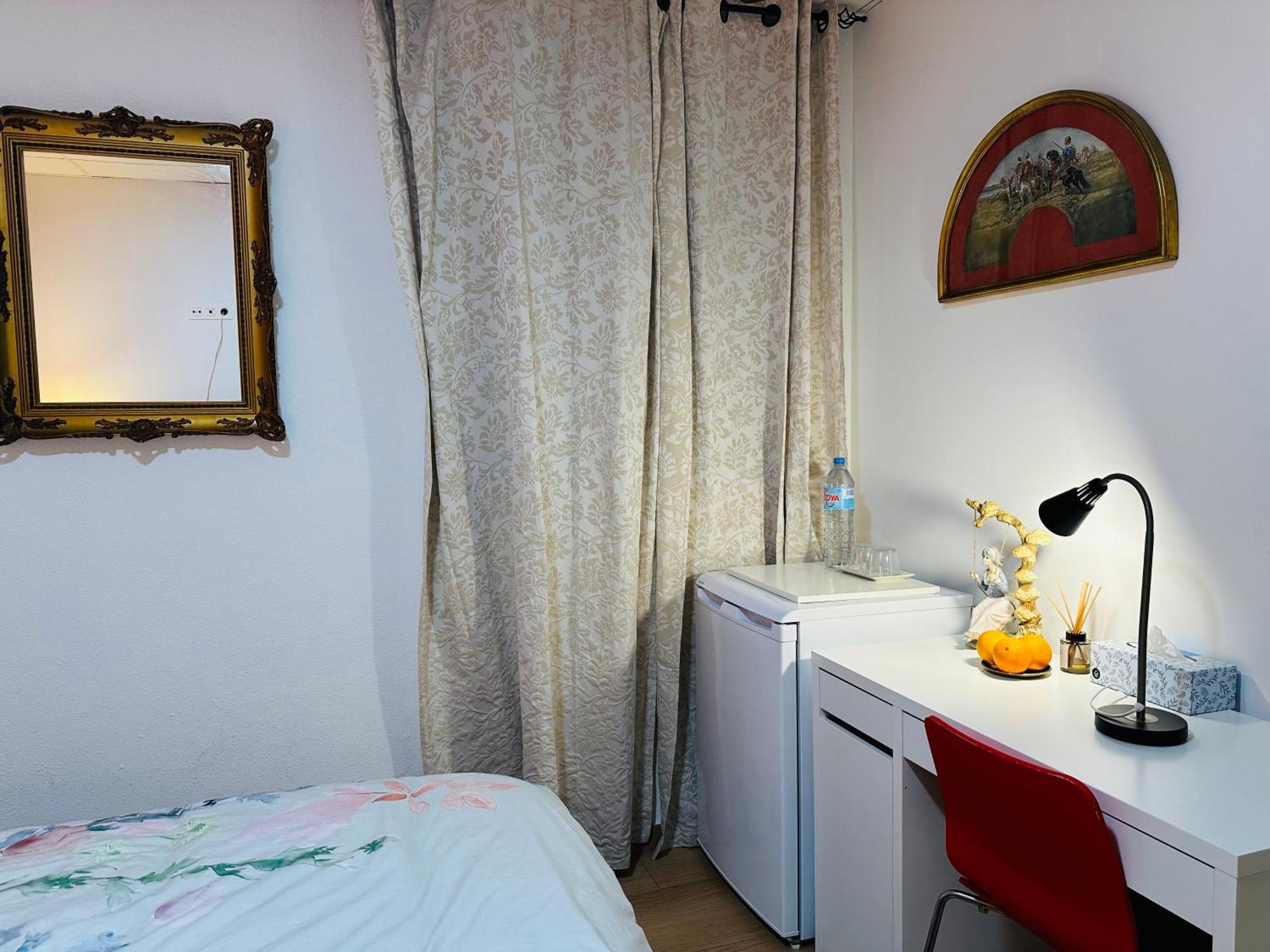 Mirador 2 Del Mercado Central - Habitacion Con Bano Privado En El Centro De La Ciudad Vella Валенсия Экстерьер фото