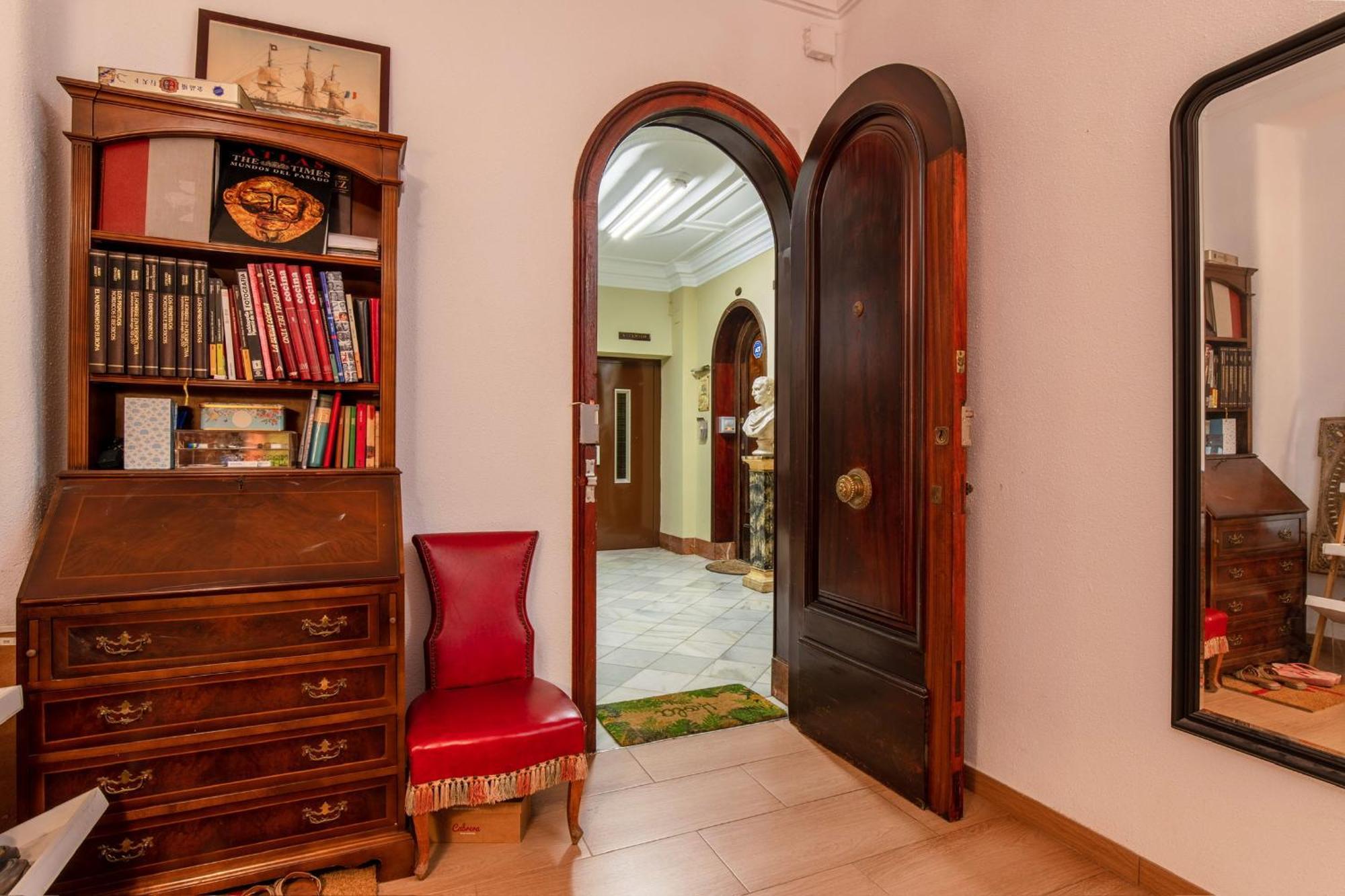 Mirador 2 Del Mercado Central - Habitacion Con Bano Privado En El Centro De La Ciudad Vella Валенсия Экстерьер фото