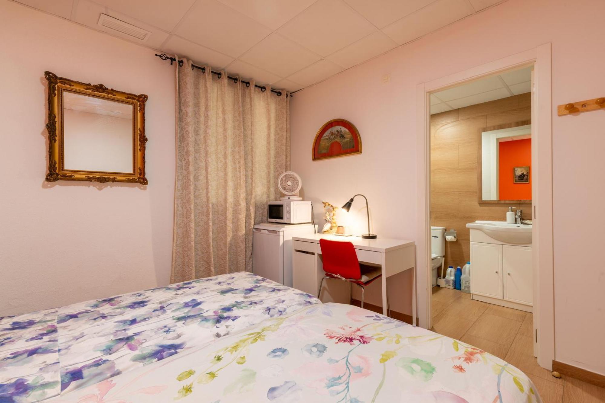 Mirador 2 Del Mercado Central - Habitacion Con Bano Privado En El Centro De La Ciudad Vella Валенсия Экстерьер фото